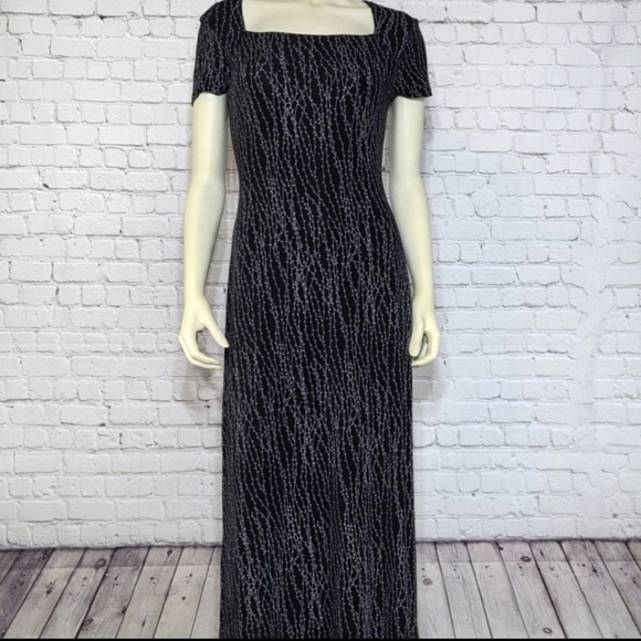 Connected Apparel Women's Dress Black White Maxi Dress size 6 - Picture 1 of 7